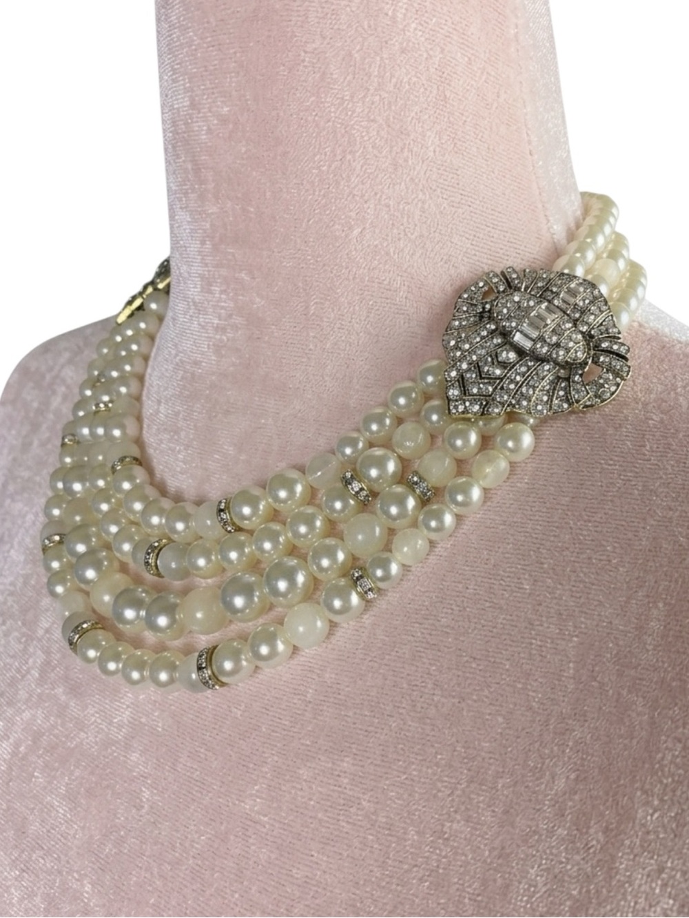 Chloe + Isabel Retro Glam Faux Pearl Crystal Party Cocktail Statement Necklace - Picture 4 of 10